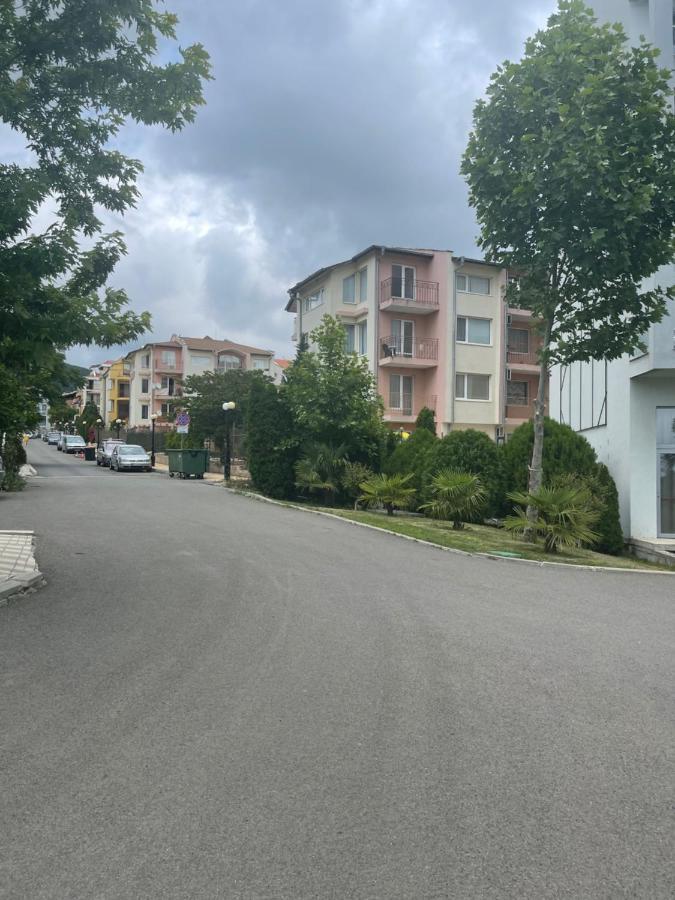 Le Premiere Randevu Apartment Sveti Vlas Exterior foto