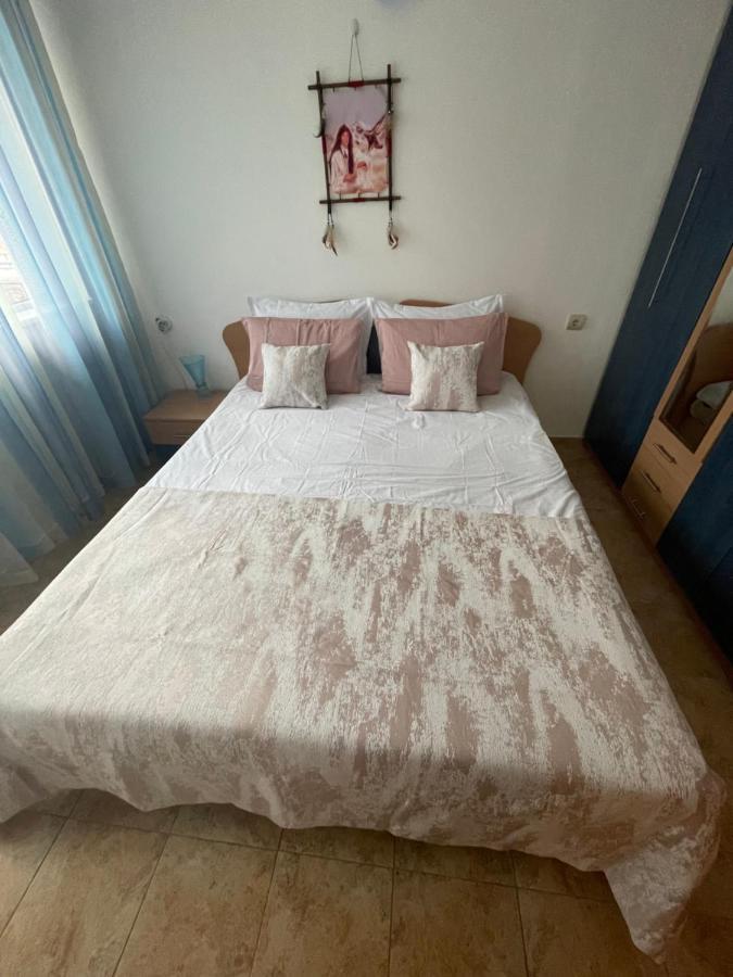 Le Premiere Randevu Apartment Sveti Vlas Exterior foto