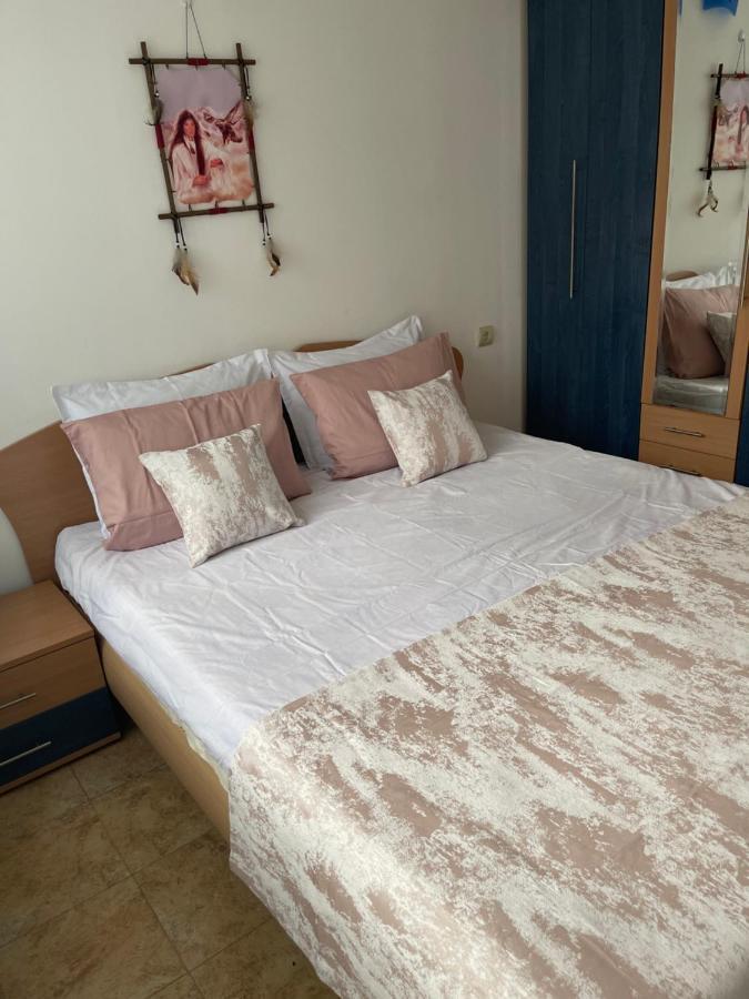Le Premiere Randevu Apartment Sveti Vlas Exterior foto